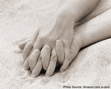 holding hands.jpg, 74 KB